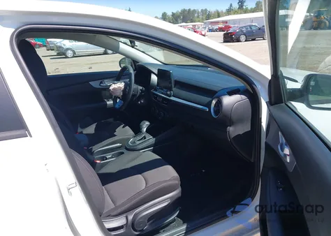 2024 Kia Forte Lx z USA, uszkodzony, nr VIN 3KPF24AD0RE710808